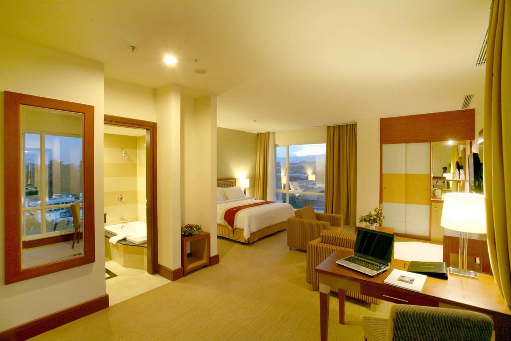 Swiss-Belhotel Maleosan Manado Ngoại thất bức ảnh
